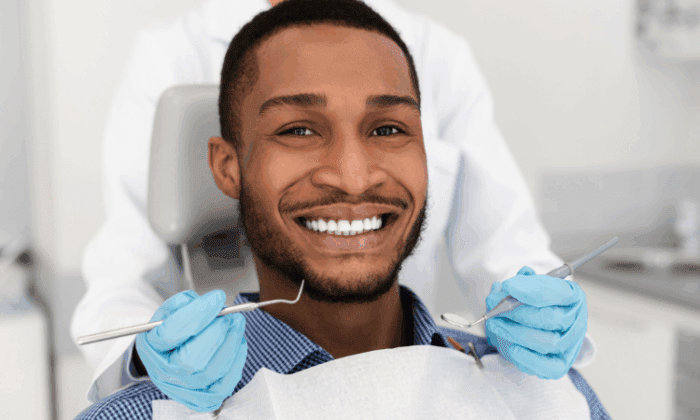 Recognizing the early signs of gum disease allows for timely intervention and can prevent more severe complications such as tooth loss.